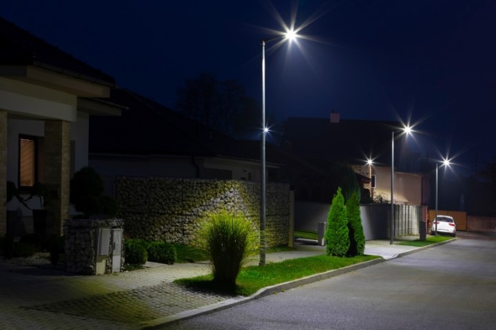 Street,In,A,Residential,Area,With,Modern,Streetlights